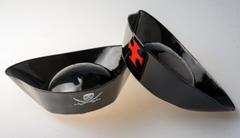 SOMBRERO PIRATA PLASTICO  X 1