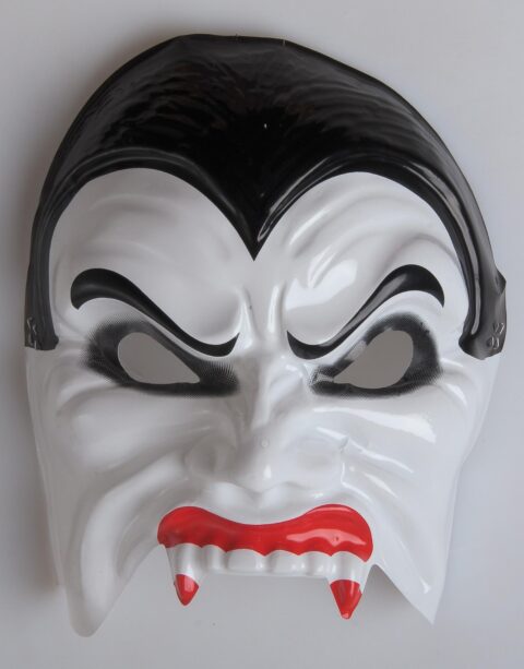 CARETA DRACULA NEW X1