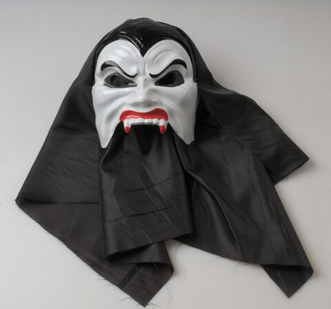 CARETA DRACULA C/TELA X1