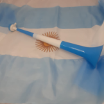CORNETA ARG 53CM APROX TRICOLOR X1