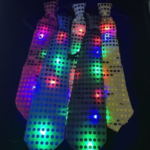 CORBATA LENTEJUELAS C/LED X1